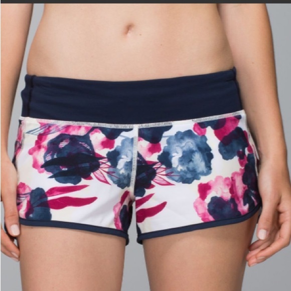 Lululemon Run: Speed Short size 6 
Inky Floral Ghost Inkwell Bumble Berry - Picture 2 of 12
